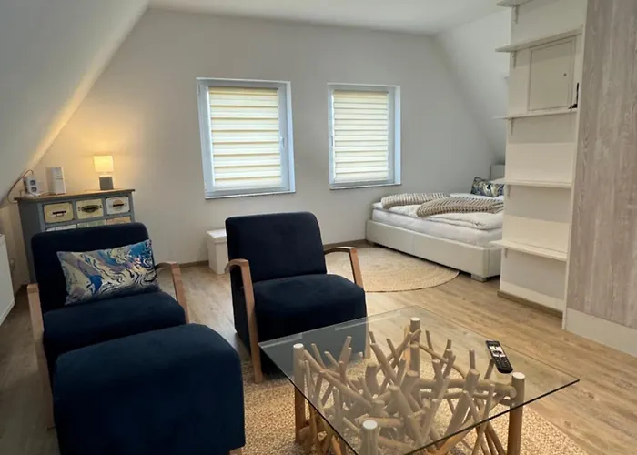 Dachgeschosswohnung Benther Berg, Contactless Check-in, free parking, Vollsaniert und Renoviert 2025