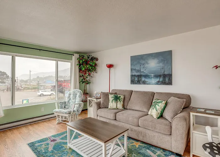 Rockaway Beach Apt W/ Ocean Views: Steps To Shore
