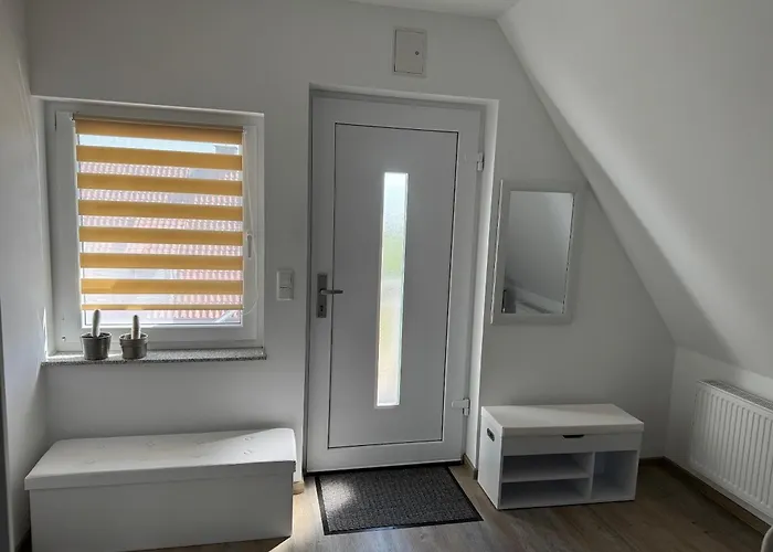 Dachgeschosswohnung Benther Berg, Contactless Check-in, free parking, Vollsaniert und Renoviert 2025