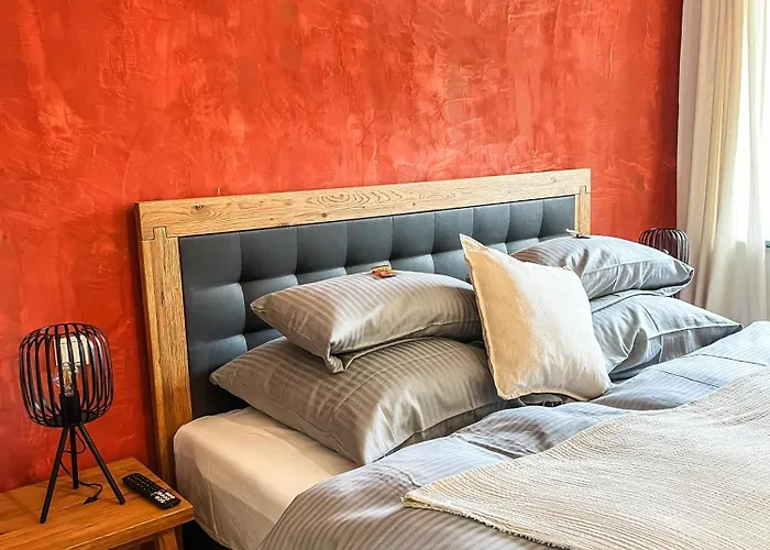 Deluxe-Wohnung in Wasserburg Bahnhof - 94m2 - Smart TV - Terrasse - NEU