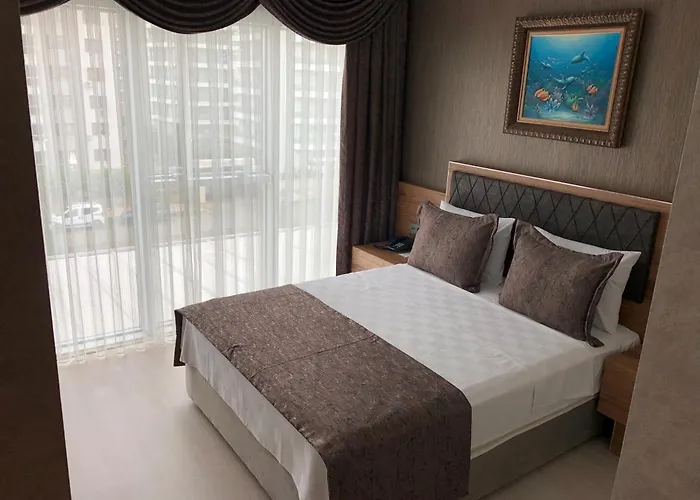 Golden Rose Deluxe Hotel