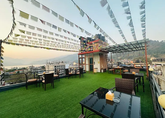 Hotel Middle Path & Spa