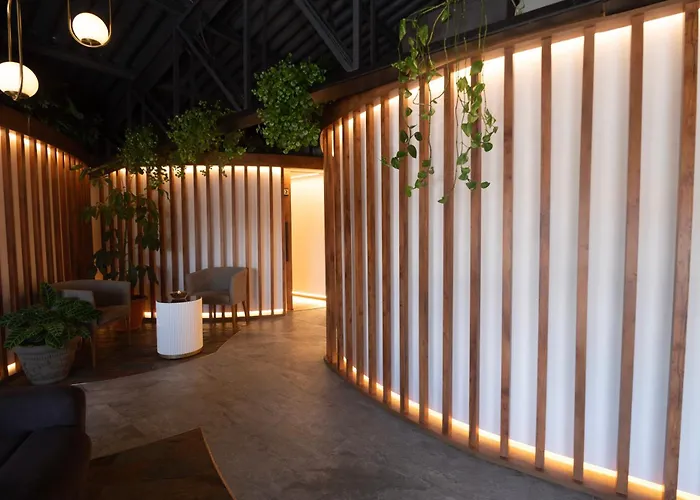 Quindeloma Art Hotel & Gallery