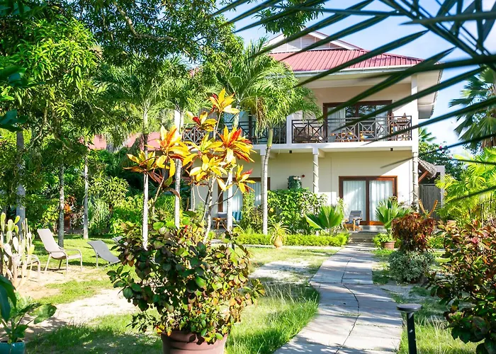 Les Lauriers Eco Hotel