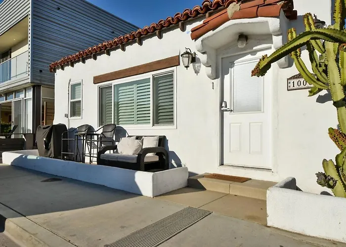 1000#1 Contemporary Home W/ Parking, Grill, & Ac!