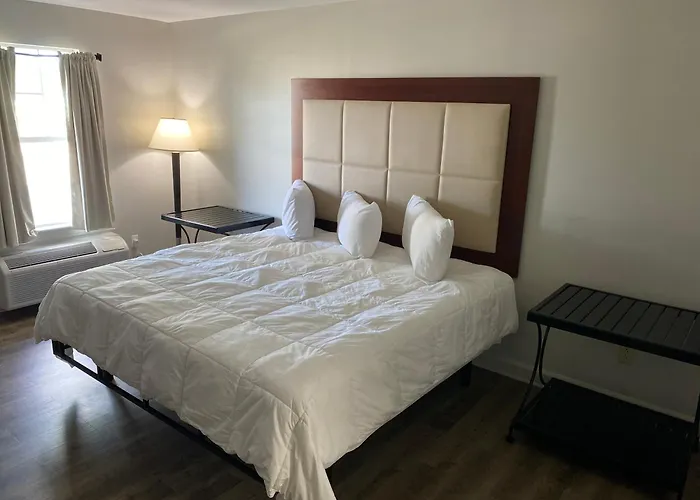 Glennville Inn