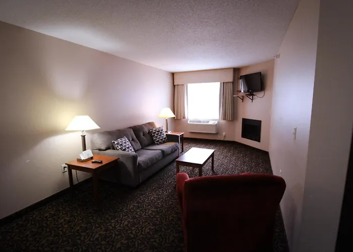 Canby Inn And Suites
