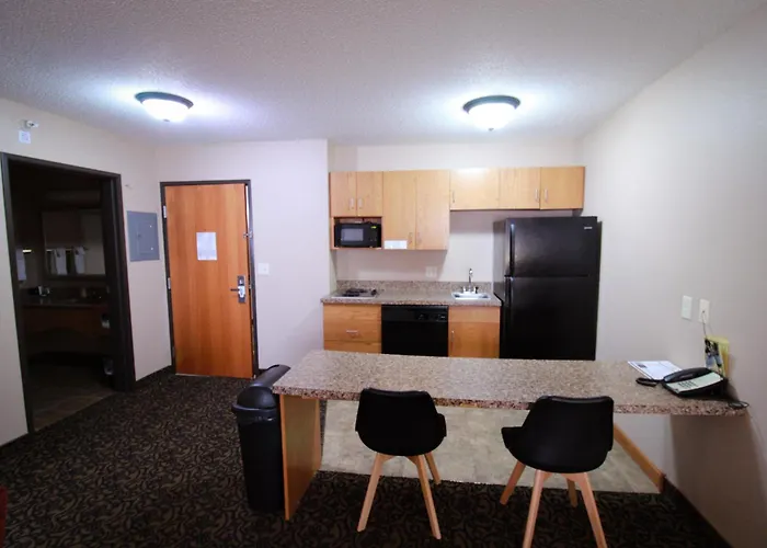 Canby Inn And Suites