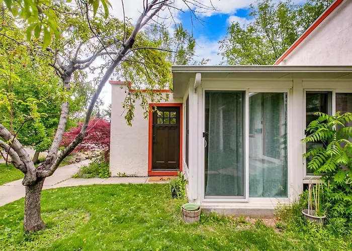 Earthy Pearl 1 Bedroom Suite At The Boise Depot