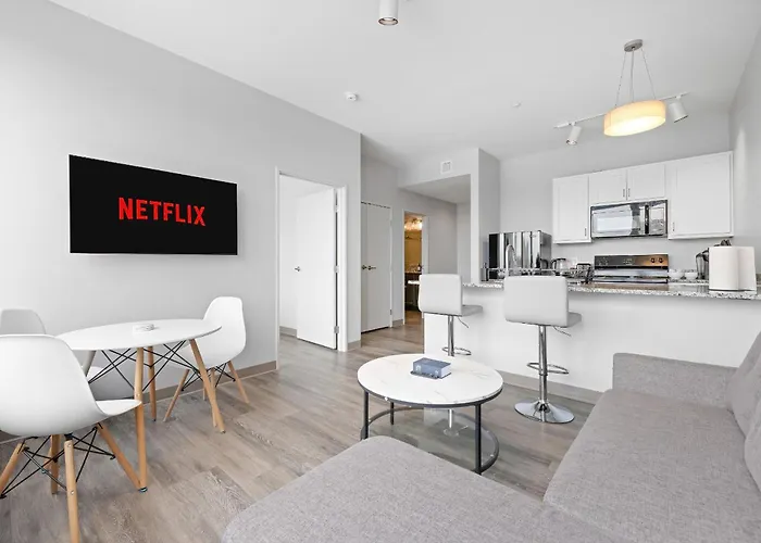 Luxe Condo In Downtown Cleveland L Free Parking L 2 Tv'S