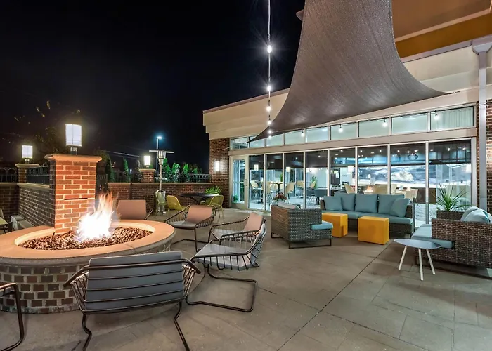 Cambria Hotel Akron - Canton Airport