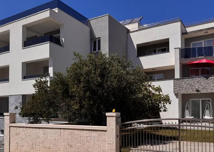 Apartments Maritea
