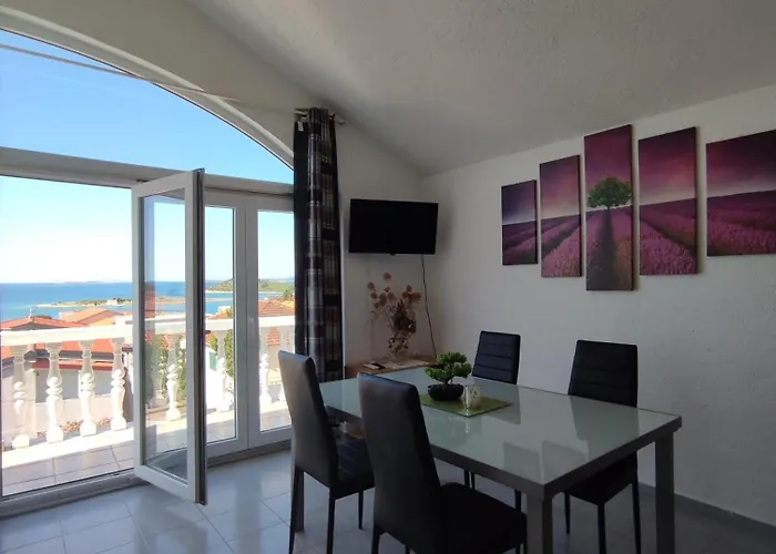 Oleander Apartment in Pakoštane
