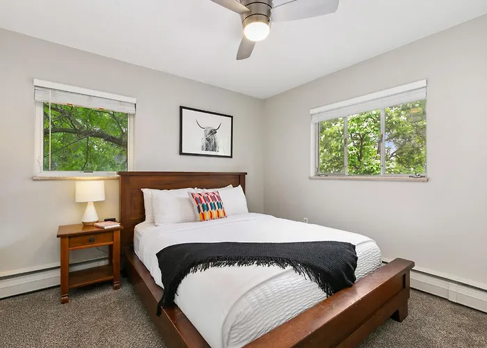 Old Town Condo By Library Park Walk Everywhere!