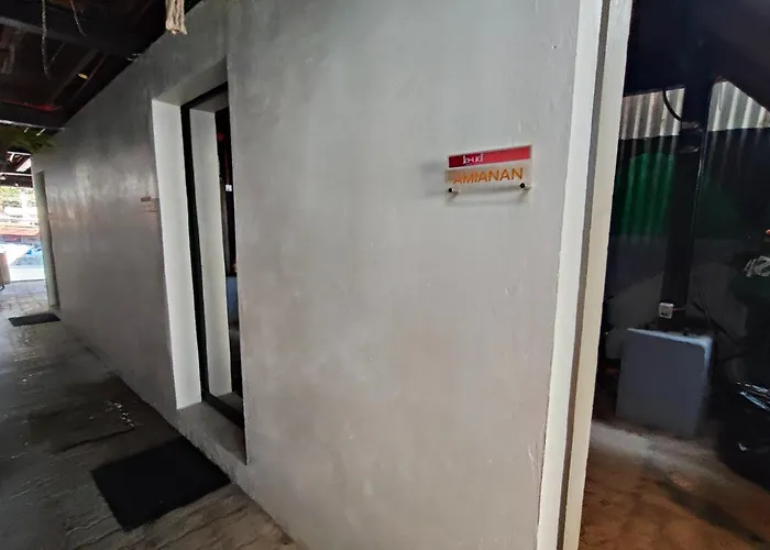 La Ud Lounge And Hostel
