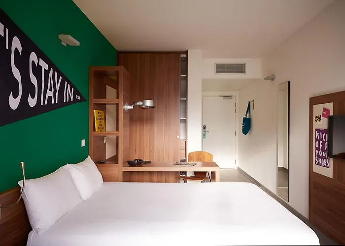 The Social Hub Paris La Defense Extended Stay