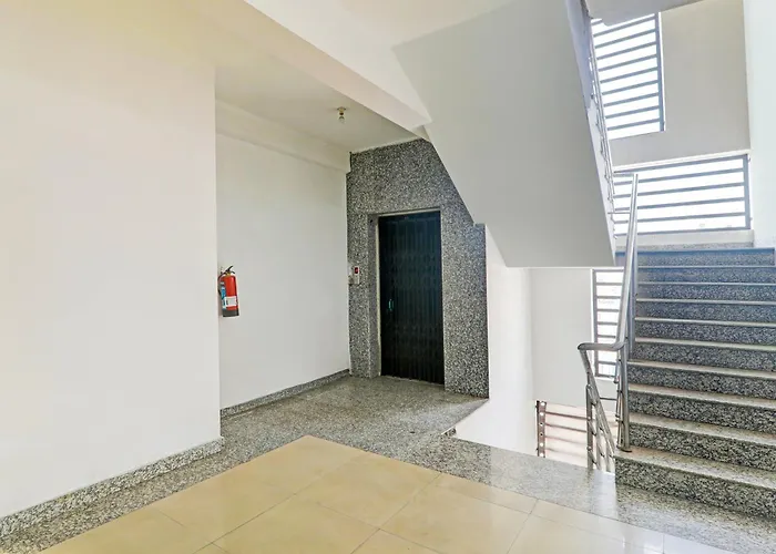 Hotel O Jankipuram Near Sahara State Formerly Basera Homes