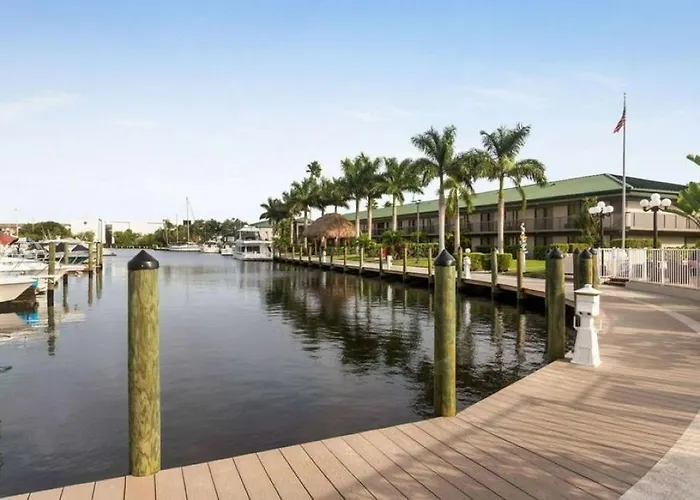 Sarasota Bay-7150 N Tamiami Trail