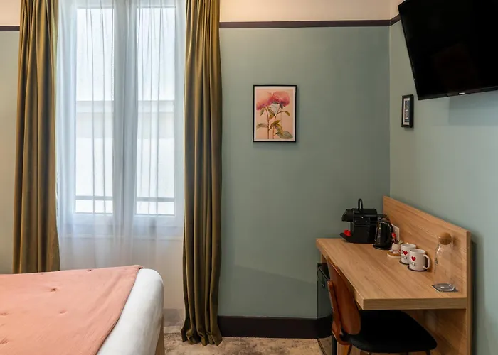 Hotel De France, Un Hotel Ammi
