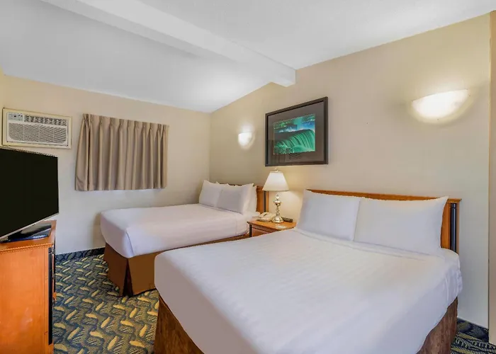 Travelodge By Wyndham Niagara Falls At The Falls
