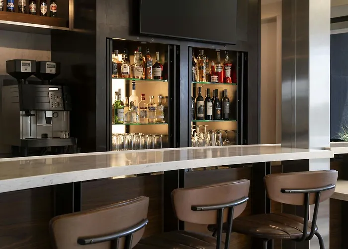 Courtyard By Marriott Fresno