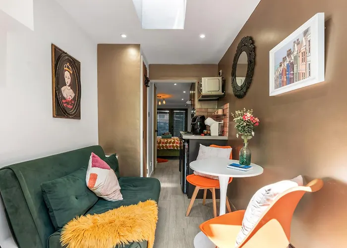 Tiny House With Private Parking & Patio - Central Brighton