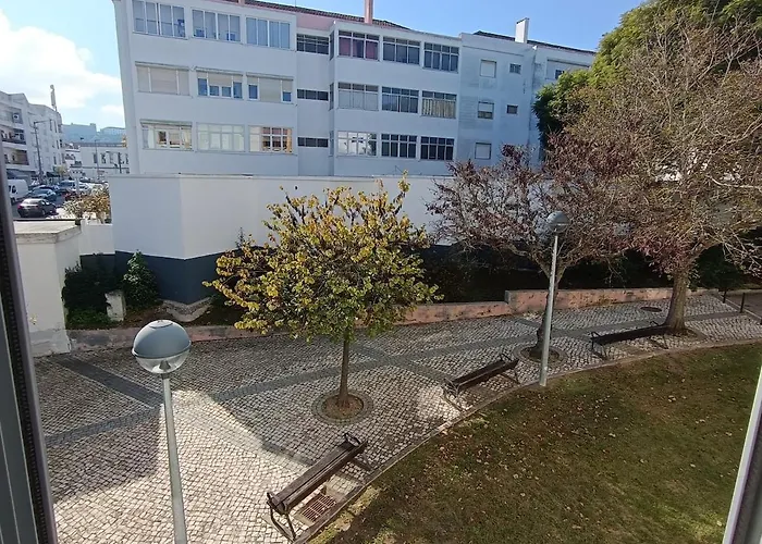 Apartment In Palmela - Close To Beaches And Mountains!