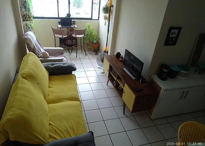 Vista para o mar e Farol de Olinda, Perto da FACULDADE DE MEDICINA DE OLINDA , Cama Solteiro Com colchão Adicional, Estante e Ventilador