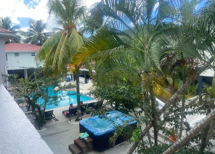 Bay Heights Escape Aparthotel