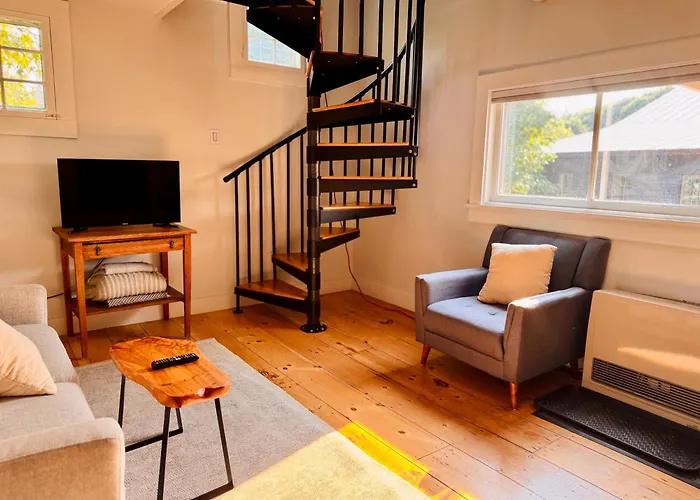 Charming 1Bd Loft In Shelburne