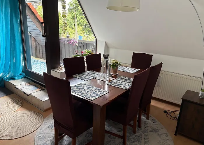 Sehr schöne, große und zentral gelegene Wohnung