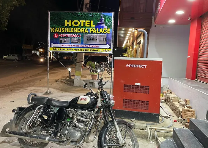 Hotel Kaushlendra Palace