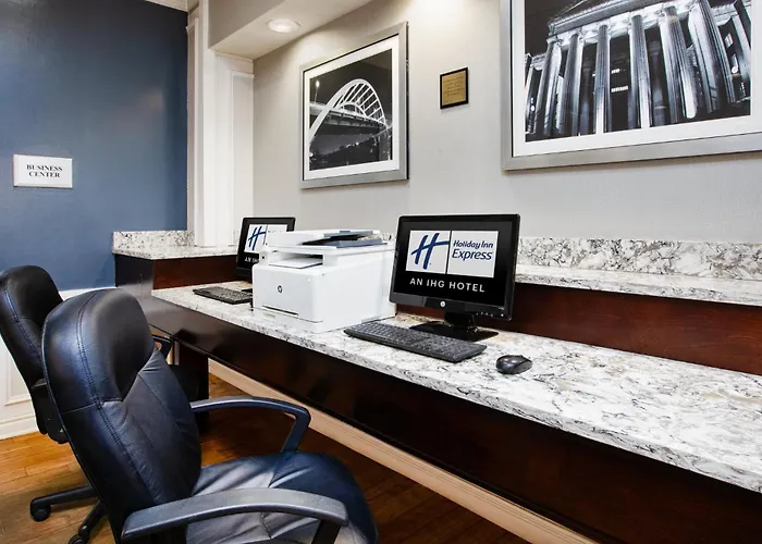 Holiday Inn Express Nashville-Downtown - Broadway By Ihg