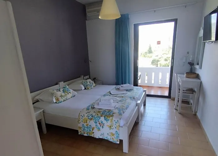 Irida Studios Hotel & Pool