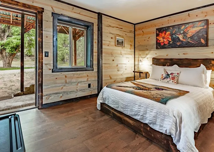 Lake Village Lodge