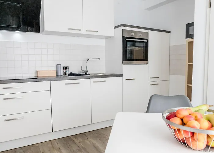 janu-homes - 2 Zimmer Apartment - 4 Betten, Lahnblick vom Amselweg