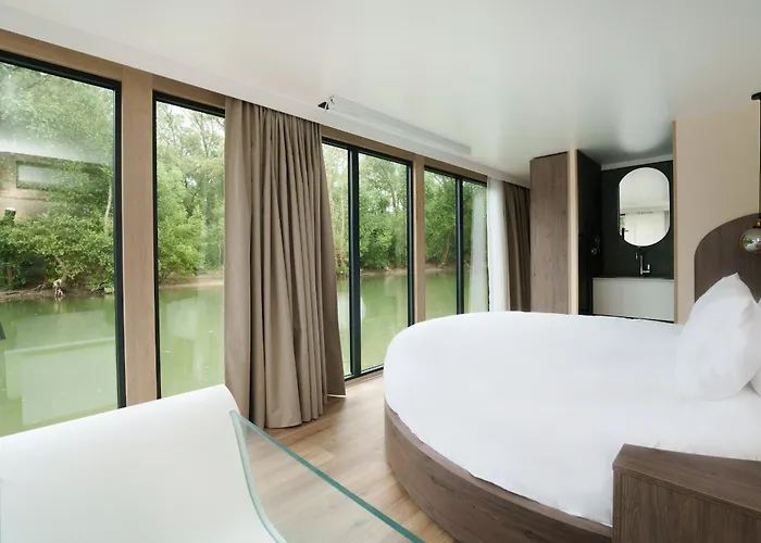 L'Escale Royale Poissy Ile De Migneaux - Seine
