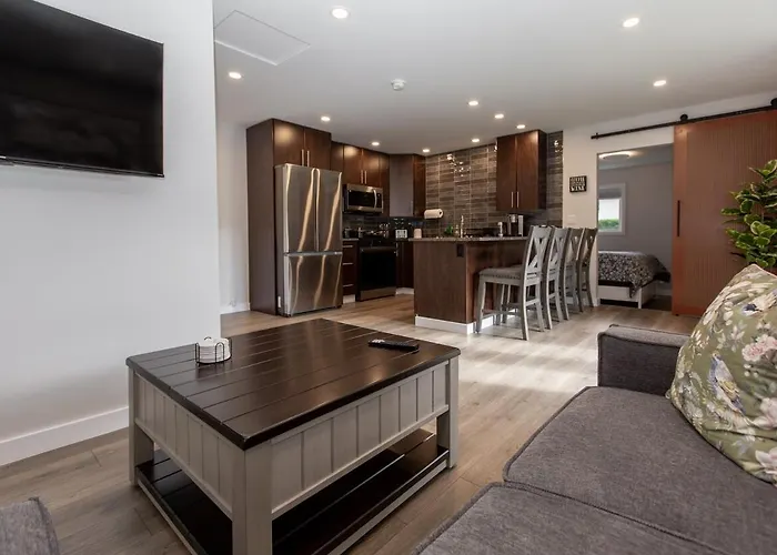 Cozy 1-Bedroom Retreat In The Heart Of Langford