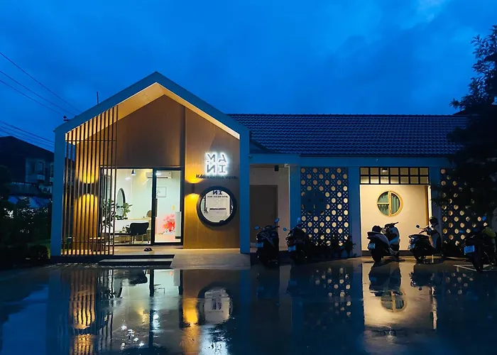 Mani Ranong Hotel