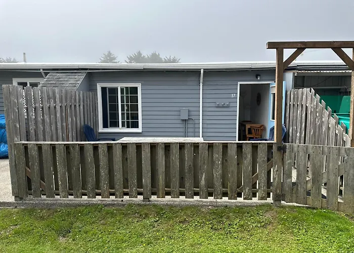Tillicum Beach Motel - Formerly Deane'S Oceanfront Lodge