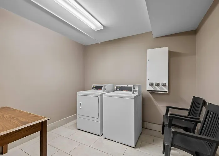 Super 8 By Wyndham Watertown Wi