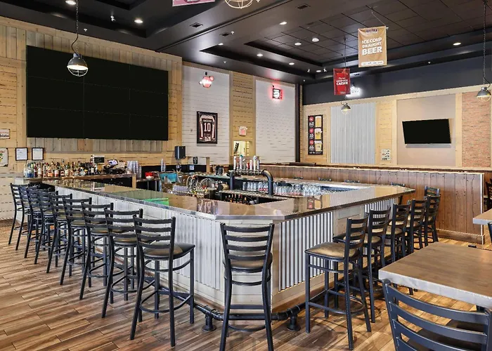 Days Inn & Suites By Wyndham Winkler