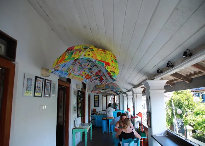 Artnest Gallery Stay , Pedlars St , Galle Fort