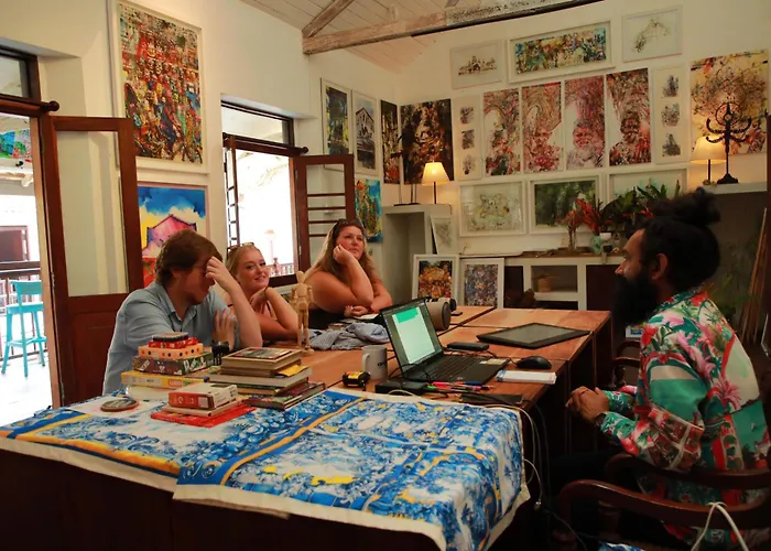Artnest Gallery Stay , Pedlars St , Galle Fort