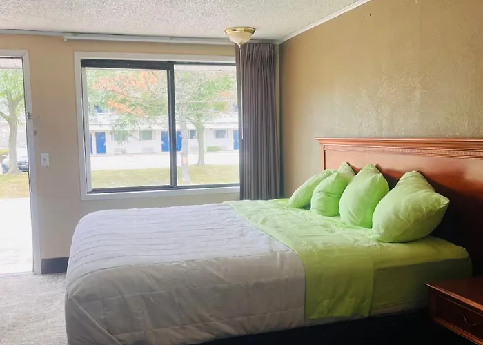 Stay-Well Inn - Monroe