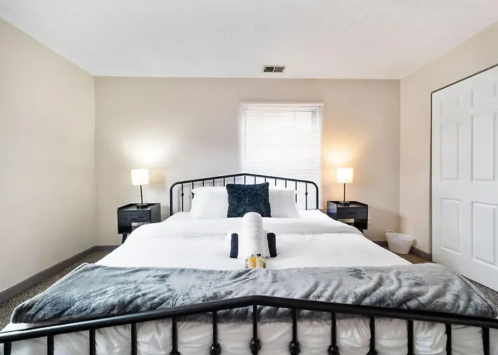 Bamboo Retreat- Private Parking -New Reno -Central