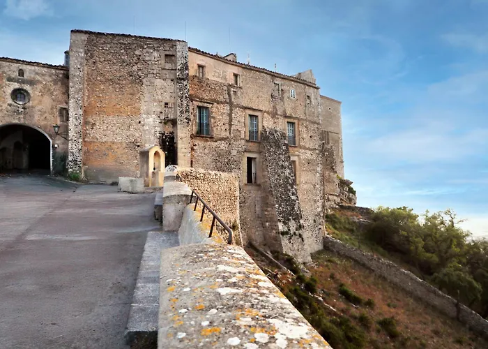 Petit Hotel Hostatgeria Sant Salvador