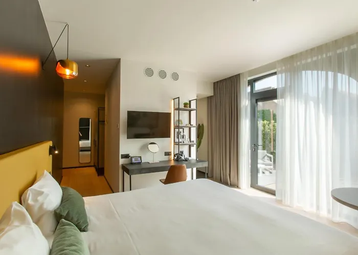 Ariane Hotel