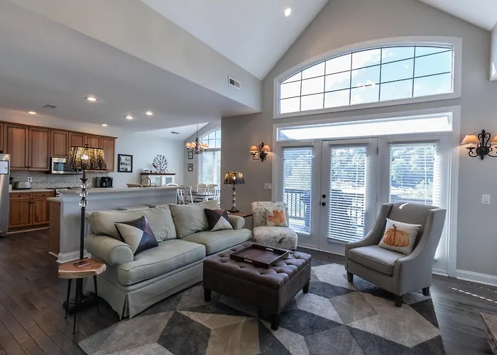 Majestic Views Of Mountains And Water- The Perch