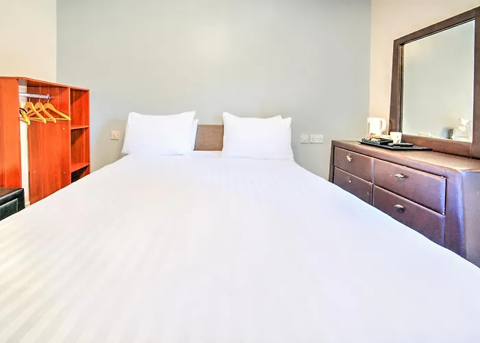 Go2 Gloucester Hotel By Oyo